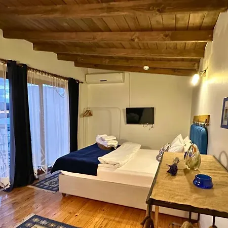 Cunda Nazimaki فندق *